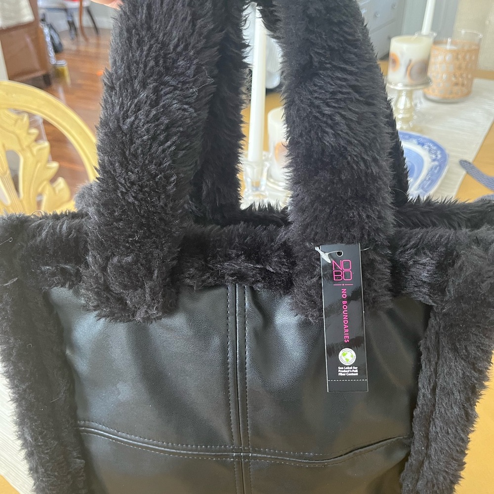 Adorable black faux fur/shearling and vegan leather tote bag/shopper